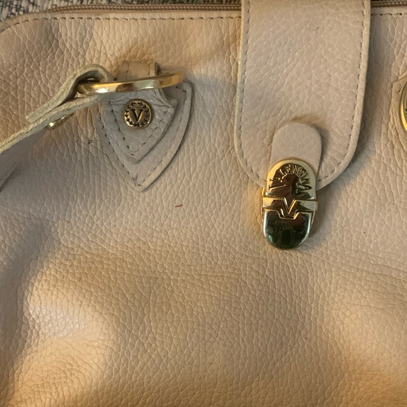 Valentina blush pink pebbled leather shoulder bag with gold hard wear - Picture 10 of 10